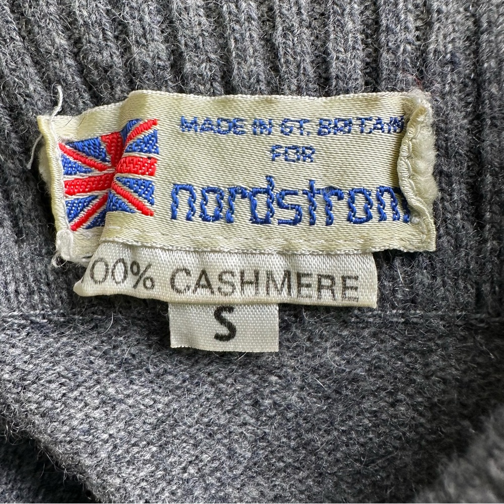 Vintage Nordstrom Women’s S 100% Cashmere Turtleneck Sweater - Picture 6 of 6